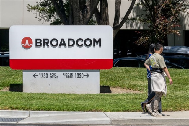 Broadcom hits record quarter, secures reportedly US$10B AI chip deal for 2026