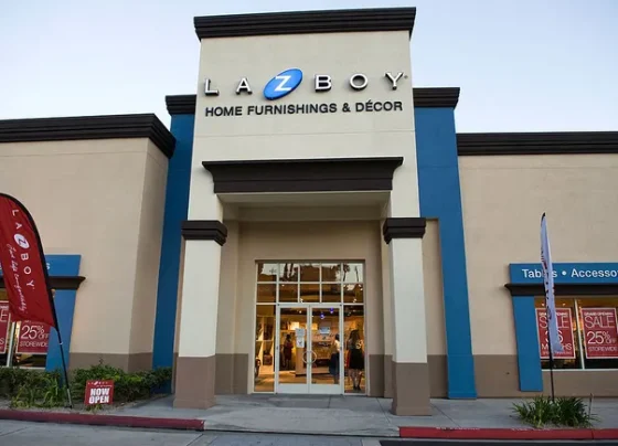 la-z-boy-opens-its-first-distribution-hub-in-network-revamp