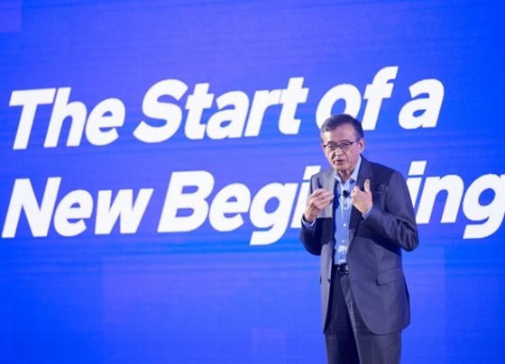 commentary:-intel’s-faustian-bargain-trades-independence-for-survival