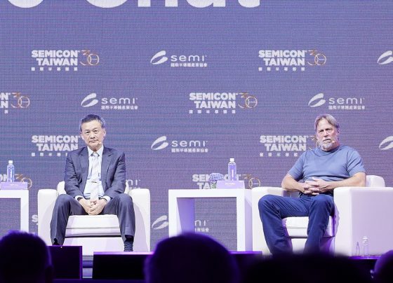 tsmc’s-cliff-hou-and-jim-keller-rally-behind-‘moore’s-law-2.0’-at-semicon-taiwan