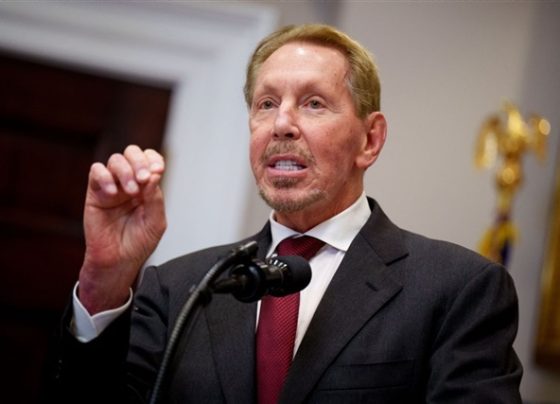 oracle-rides-ai-wave-with-massive-contracts-and-bullish-outlook