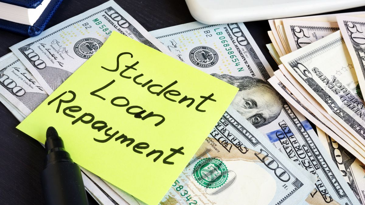 Experts Share Tips on Pausing Student Loan & if It Impacts Credit Scores