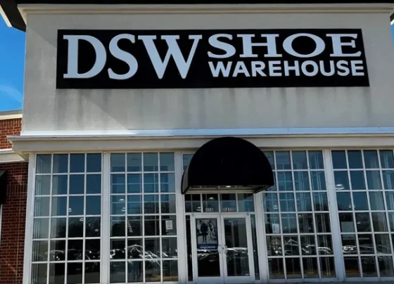 designer-brands-shifts-online-orders-to-warehouses-to-boost-efficiency