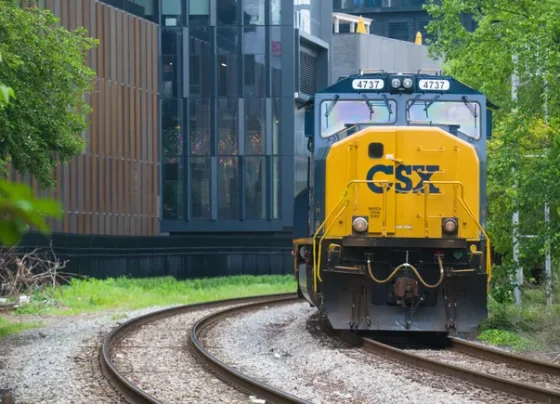 csx,-cn-agree-to-develop-intermodal-service-into-tennessee