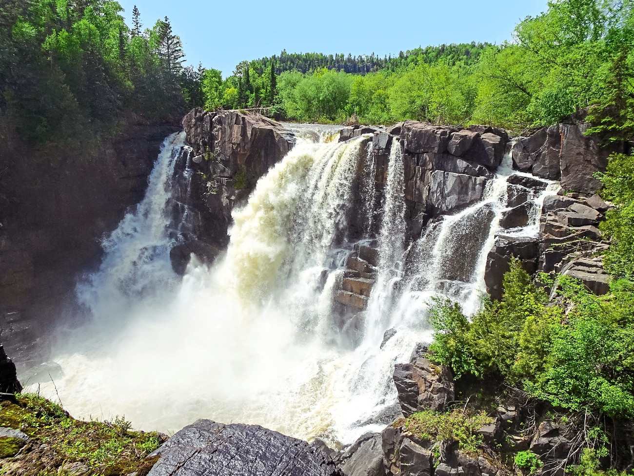 6 Fun Things to Do in Grand Marais, Minnesota—Kayaks to Art