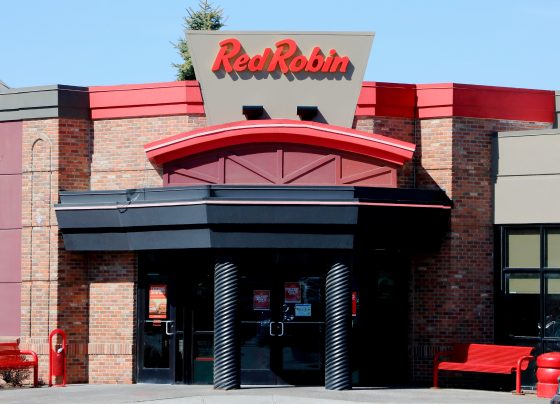 6-food-chains-with-money-saving-family-meal-deal-offers:-chick-fil-a-&-more!