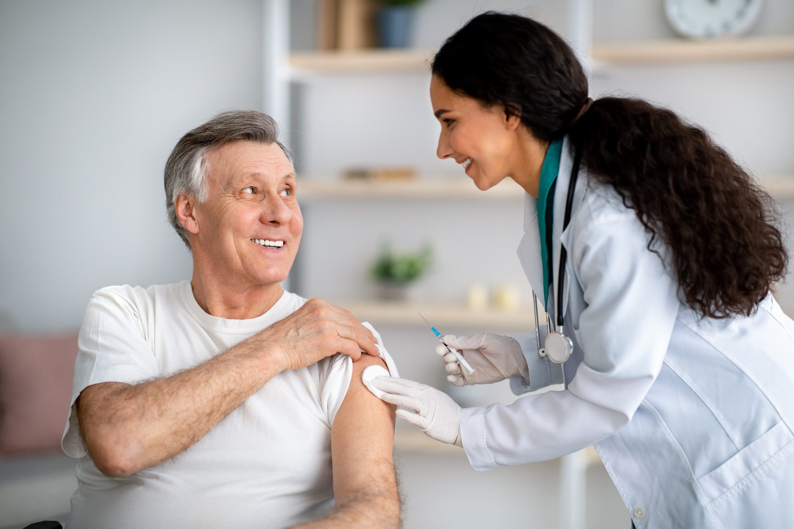 <![CDATA[Meta-Analysis: Pneumococcal Vaccination Reduces Hospitalization, Mortality in Older Adults]]>