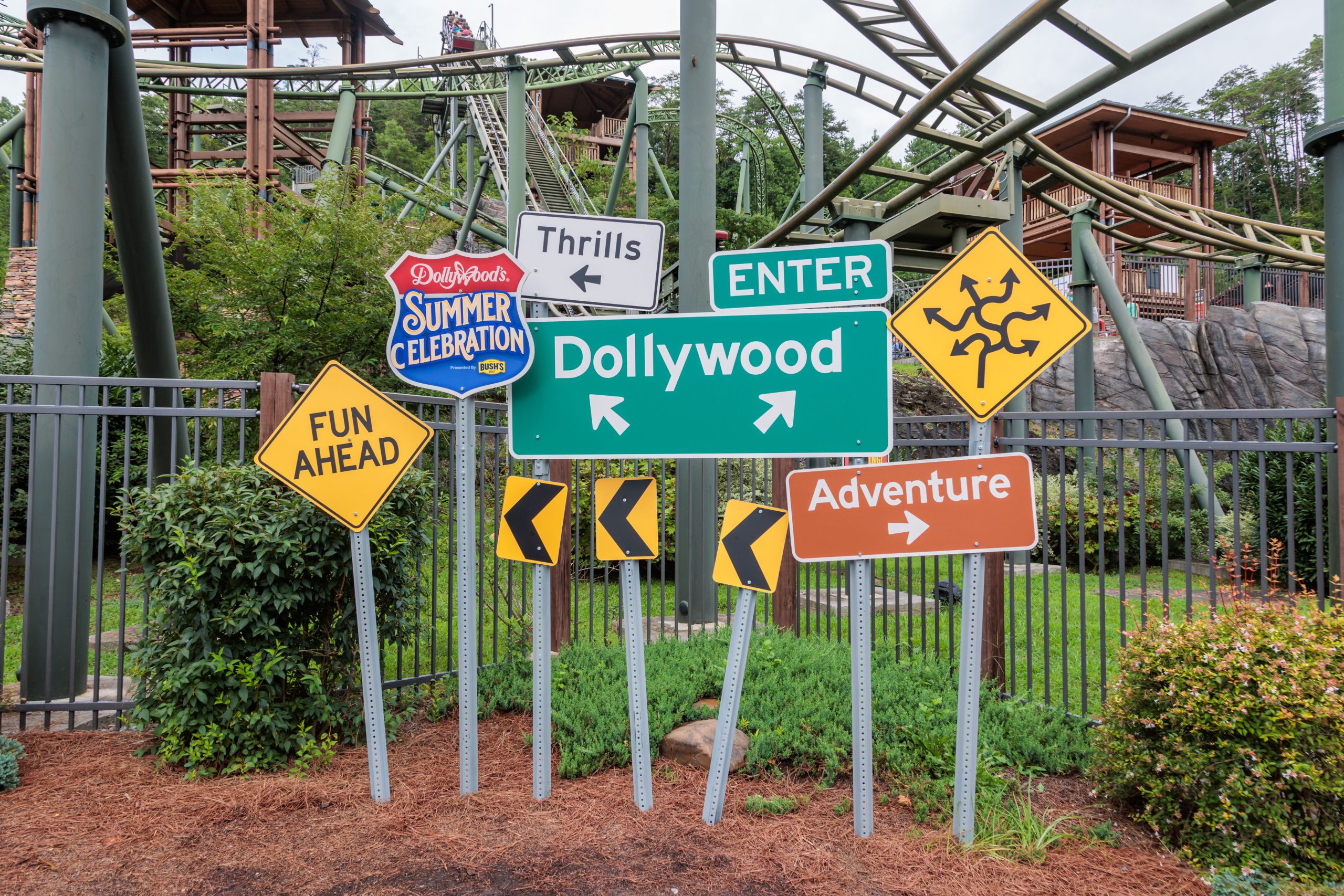 The Dollywood Harvest Festival Is Pure Fall Fun—Attractions, Food, Music & More