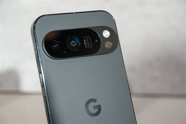 Google reportedly tests MediaTek modem for Pixel 11, signaling potential break-up with Samsung