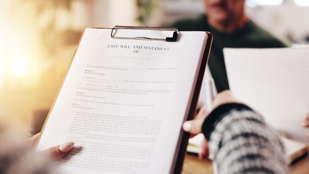 Essential Financial Papers to Keep After Losing Your Spouse