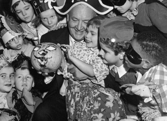the-vintage-halloween-costumes-that-defined-our-childhoods