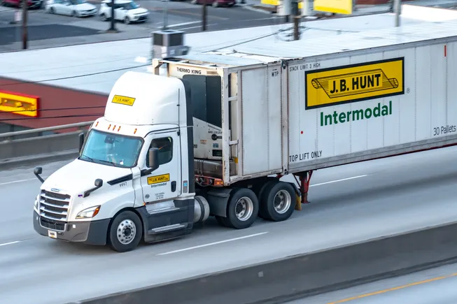 Shippers expect a holiday peak season despite frontloading efforts: JB Hunt
