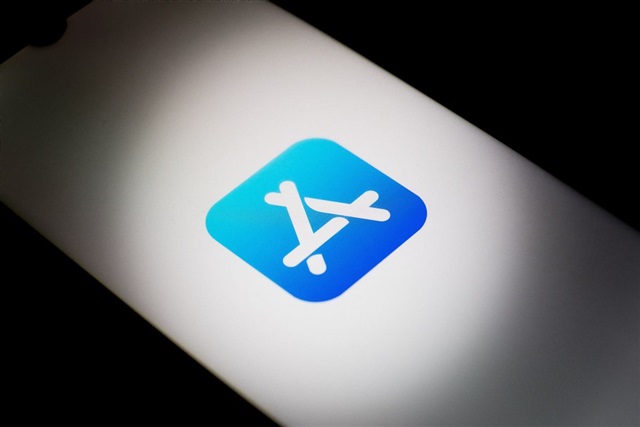 Chinese iPhone users take on Apple, accuse it of abusing market power for App Store