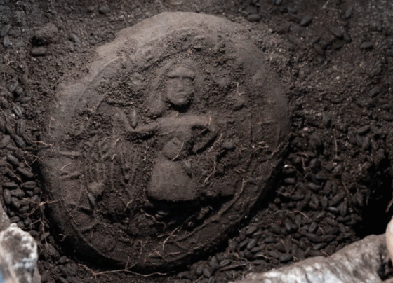 ancient-bread-features-image-of-jesus-christ—see-the-photos