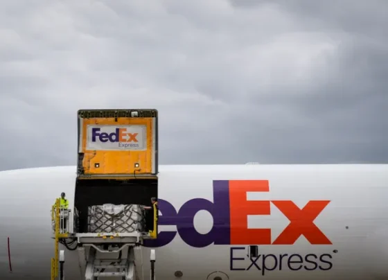 how-ups,-fedex-and-dhl-express-handle-customs-hangups-post-de-minimis
