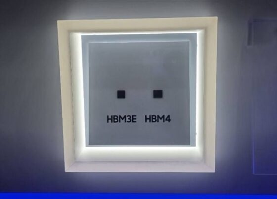 sedex-2025:-samsung-debuts-hbm4;-sk-hynix-showcases-rival-design