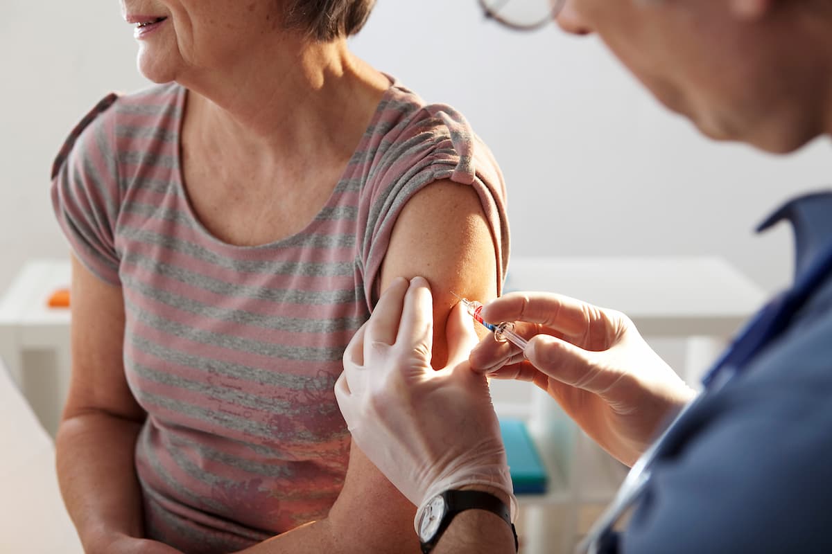 <![CDATA[Flu Vaccination Associated With Lower Risk of Major Cardiovascular Events in Older Adults]]>