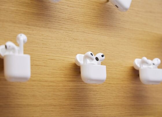 foxconn’s-fit-to-ramp-up-airpods-manufacturing,-doubling-hyderabad-workforce