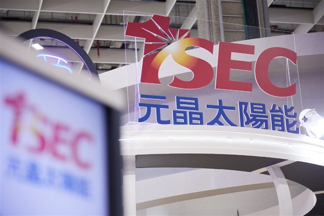 Taiwan solar maker pushes storm-proof technology and niche strategy in U.S. and Japan markets