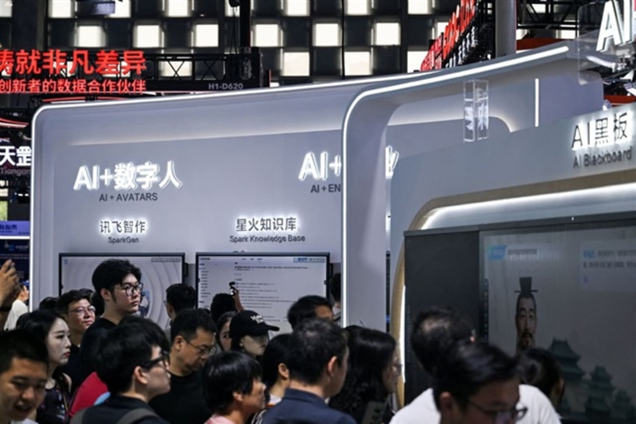 China’s AI app users hit 700 million as most native apps lose ground