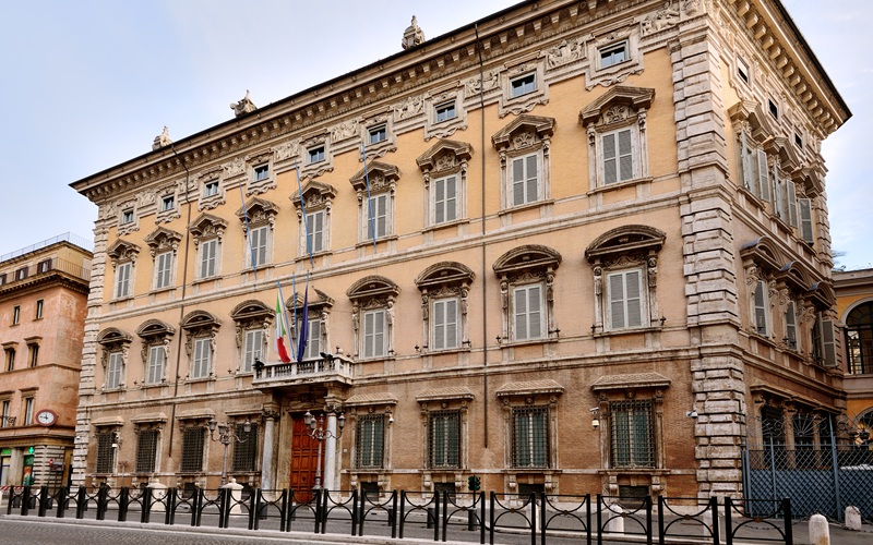 Ddl concorrenza, sì del Senato senza gli emendamenti sulle incompatibilità per le catene