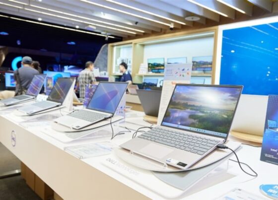 it-panel-market-slows-in-4q25,-makers-look-to-ai-pcs-for-2026-recovery