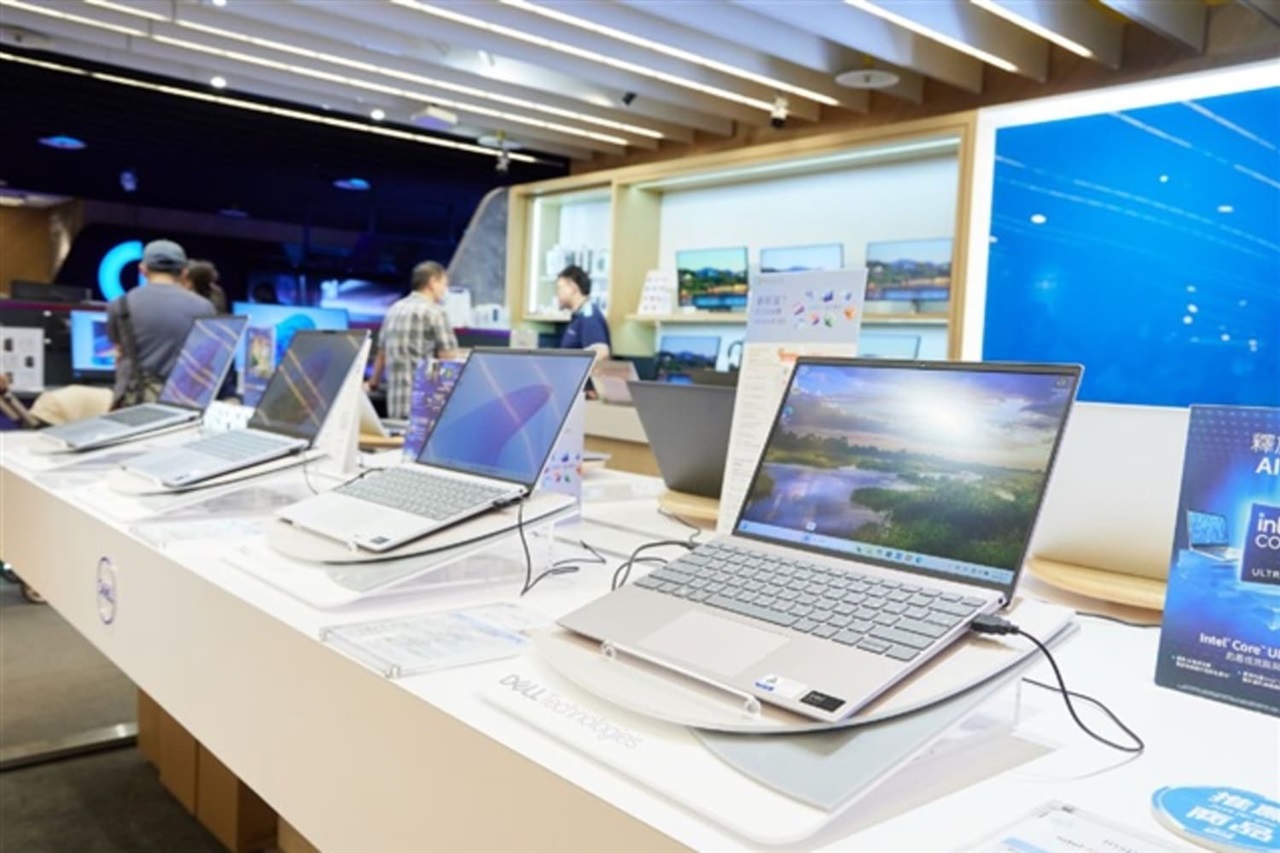 IT panel market slows in 4Q25, makers look to AI PCs for 2026 recovery