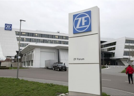 european-tier-1-and-japanese-automakers-sound-alarms-over-nexperia-chip-crisis