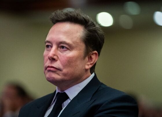 elon-musk-maps-out-tesla’s-semiconductor-leap,-ponders-alliance-with-intel