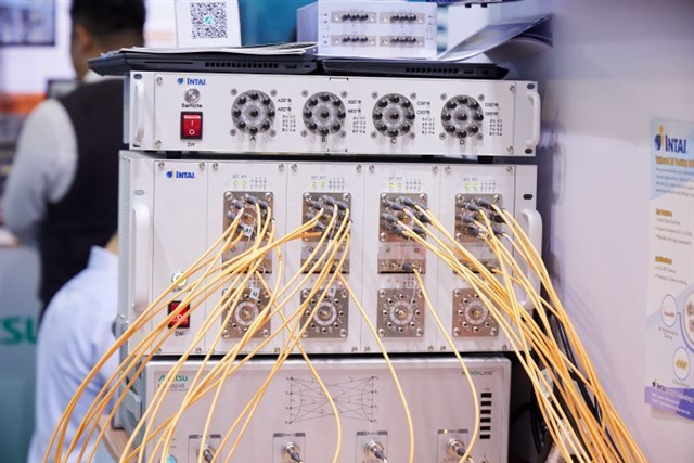 Apogee reports third-quarter profit in 2025 as US broadband program gains momentum