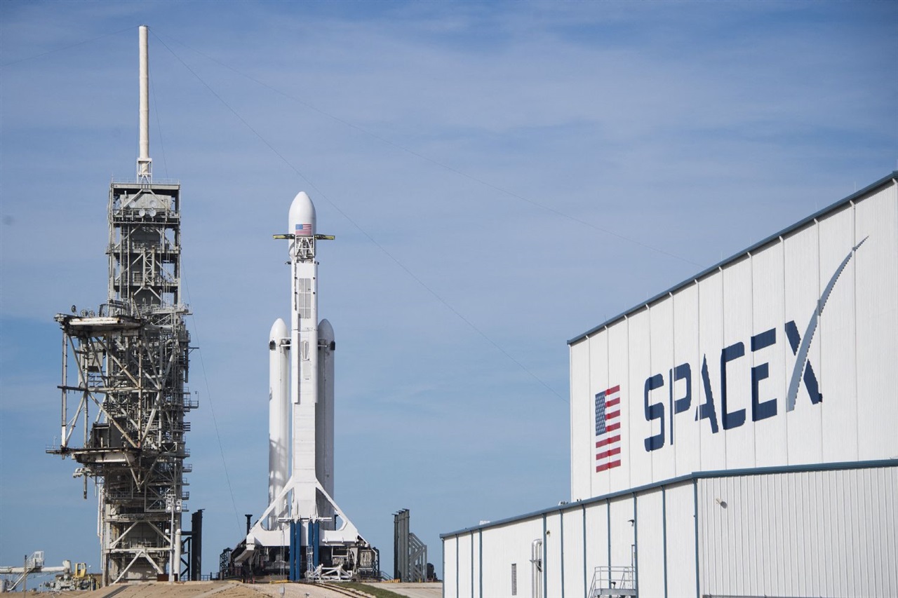 Research insight: SpaceX strengthens lead in LEO satellites with reusable rockets, standardized bus, and cost-efficient components