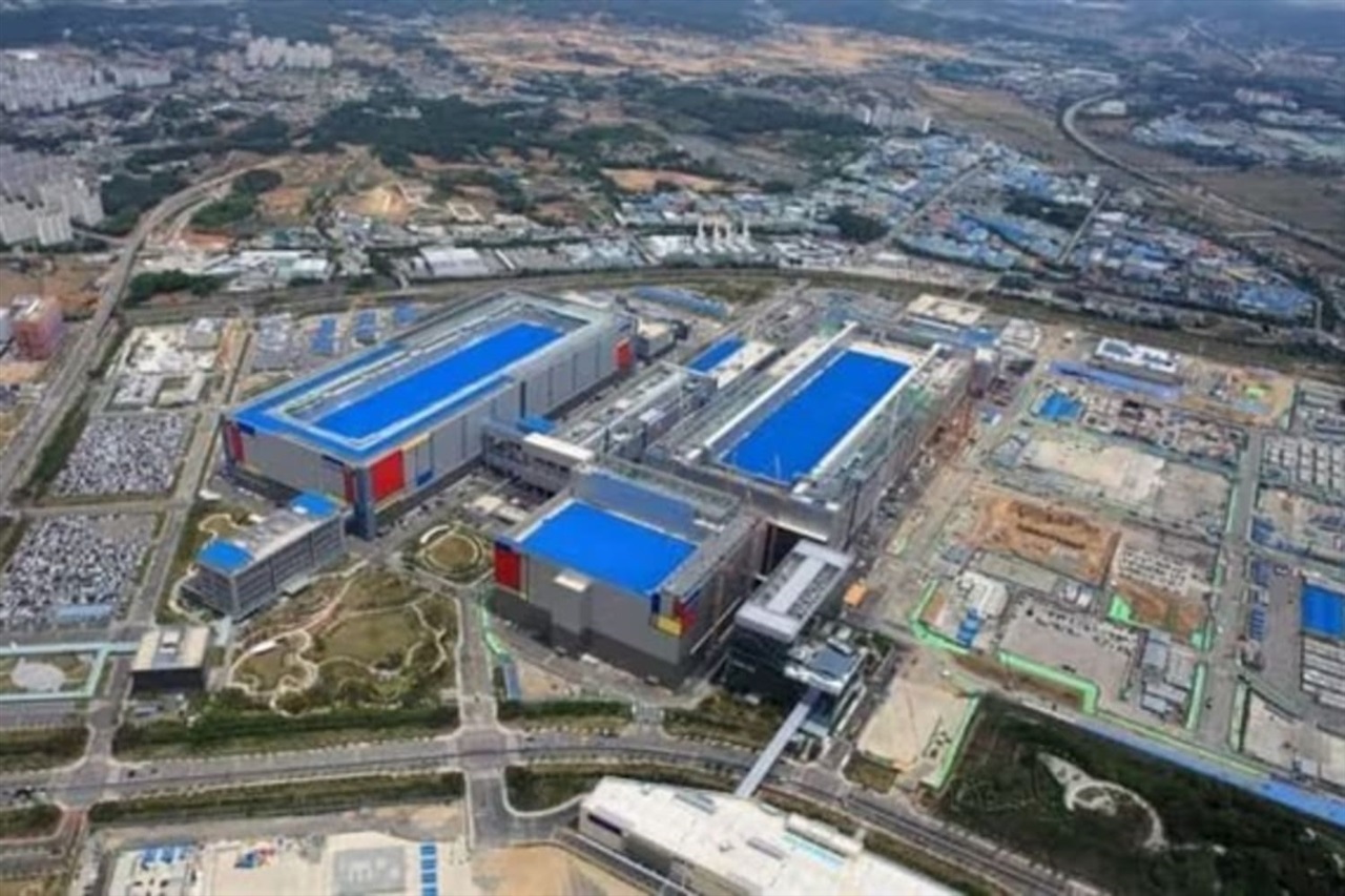 Samsung ramps up 1c DRAM output in bid to regain edge in memory market