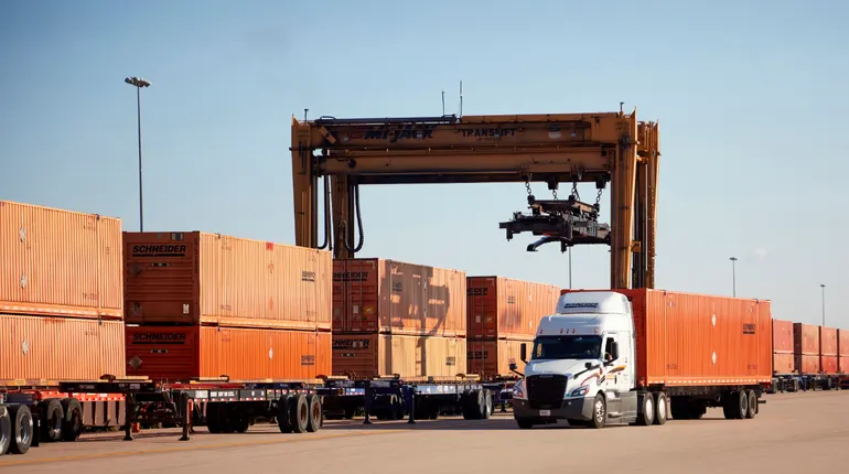 Schneider National launches Fast Track premium rail service
