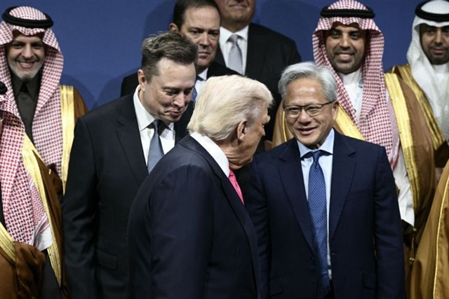 Trump reportedly prepares ‘Genesis Mission’ as White House drafts order to curb State AI laws