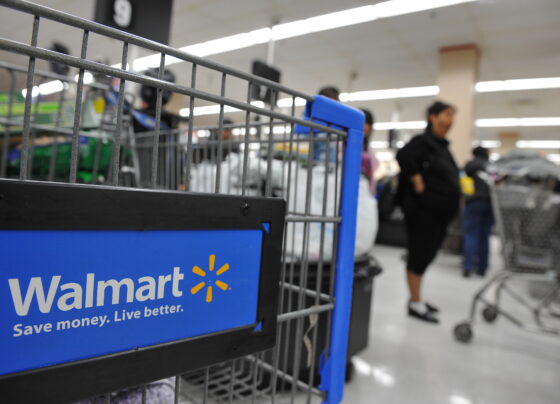 need-ice-or-cranberry-sauce?-these-stores-are-open-on-thanksgiving!