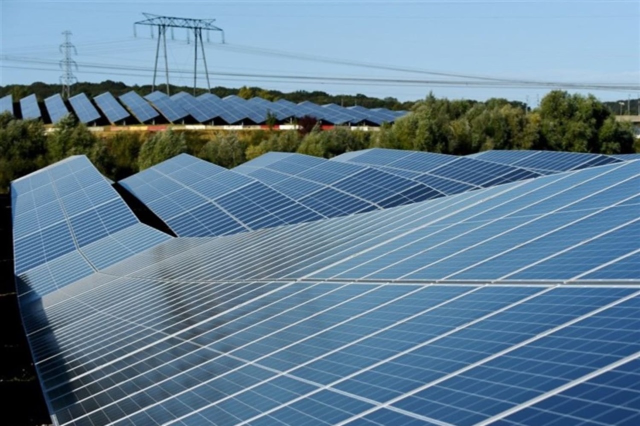 Tech giants lead energy self-sufficiency push