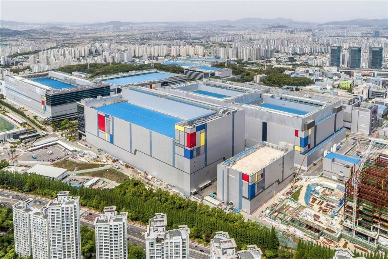 Samsung reportedly nears December verdict on Nvidia HBM4 tests