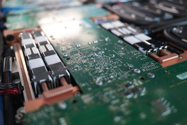AMD, HPE expand partnership around Helios rack-scale AI architecture
