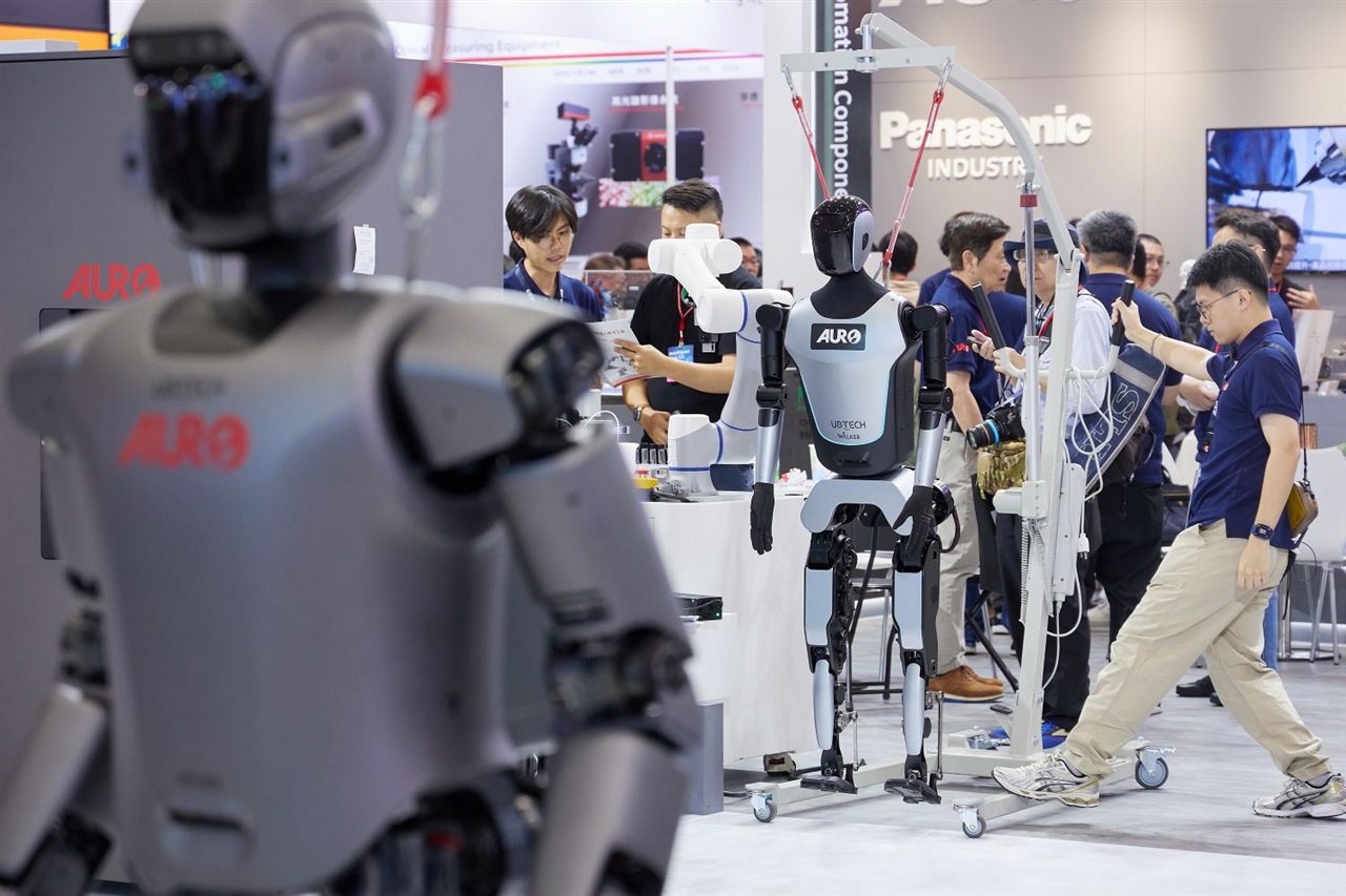 Humanoid robot chips and upgrades from FPGAs