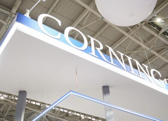 corning-and-optiemus-launch-gorilla-glass-finishing-facility-in-tamil-nadu-to-boost-india’s-electronics-supply-chain