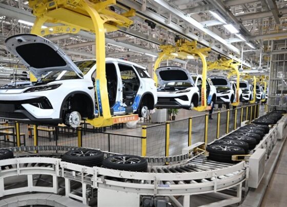 china’s-auto-sector-faces-major-reshuffling-as-subsidies-end-and-sales-slump