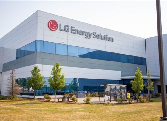 lg-energy-solution-terminates-us$6.5-billion-ev-battery-contract-with-ford-amid-demand-concerns