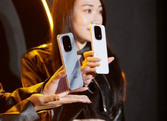 rising-memory-and-wafer-costs-to-weigh-on-2026-smartphone-shipments,-counterpoint-research-says