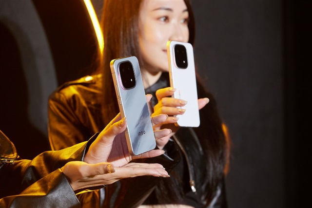 Rising memory and wafer costs to weigh on 2026 smartphone shipments, Counterpoint Research says