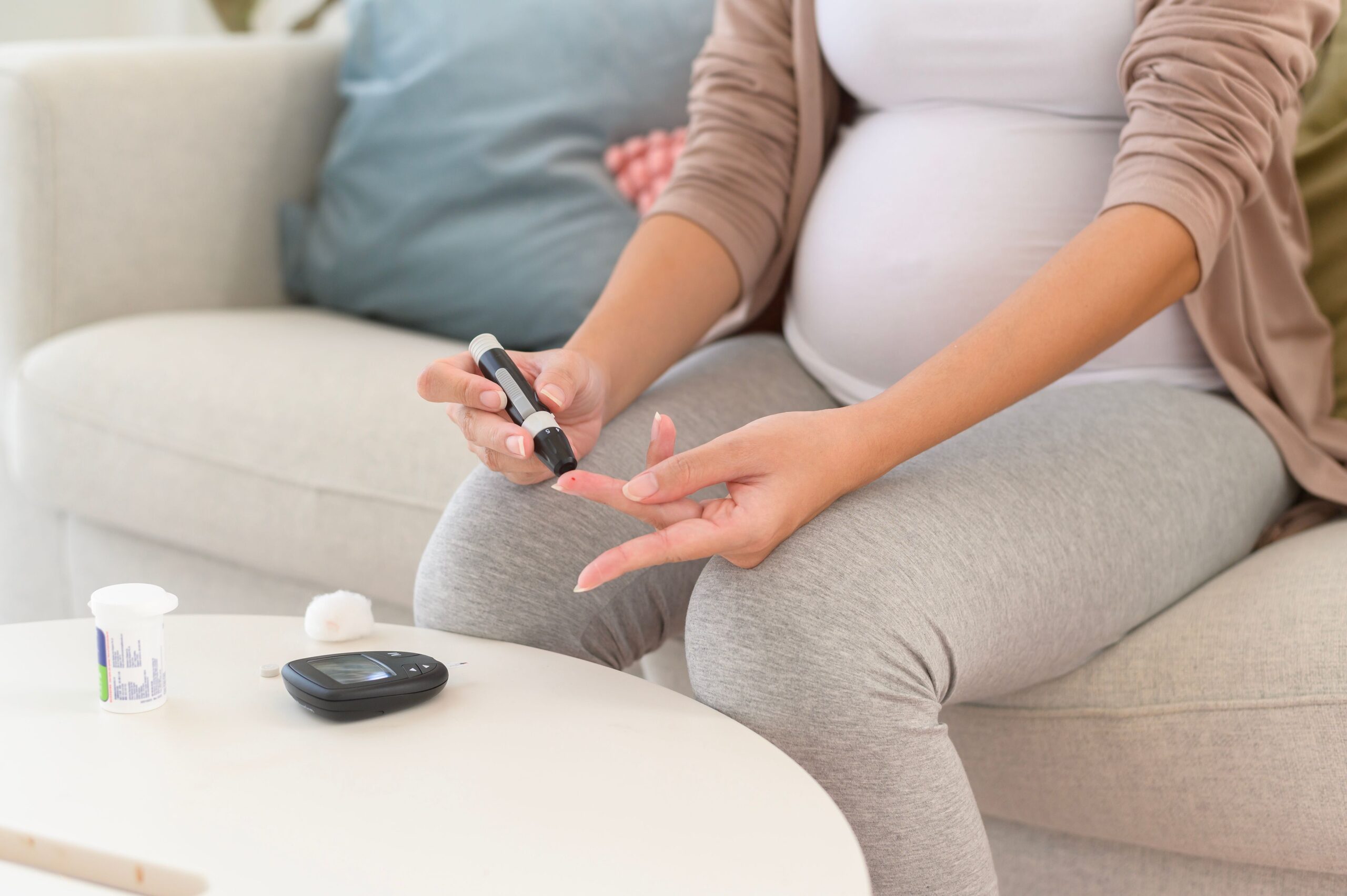 <![CDATA[Continuous Glucose Monitoring Reduces Risk of Large-for-Gestational-Age Births in Gestational Diabetes]]>