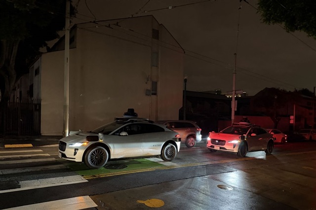 Waymo robotaxis stall in San Francisco blackout, exposing management shortcomings