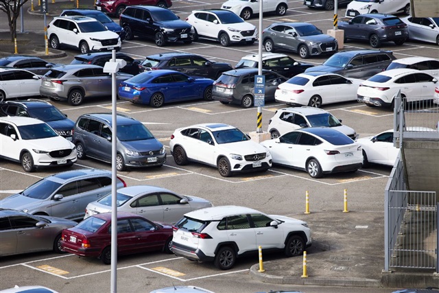 Research insight: China’s carmakers narrow the refueling gap and push autonomous driving forward