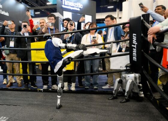 ces-2026:-chinese-humanoid-robots-grab-spotlight